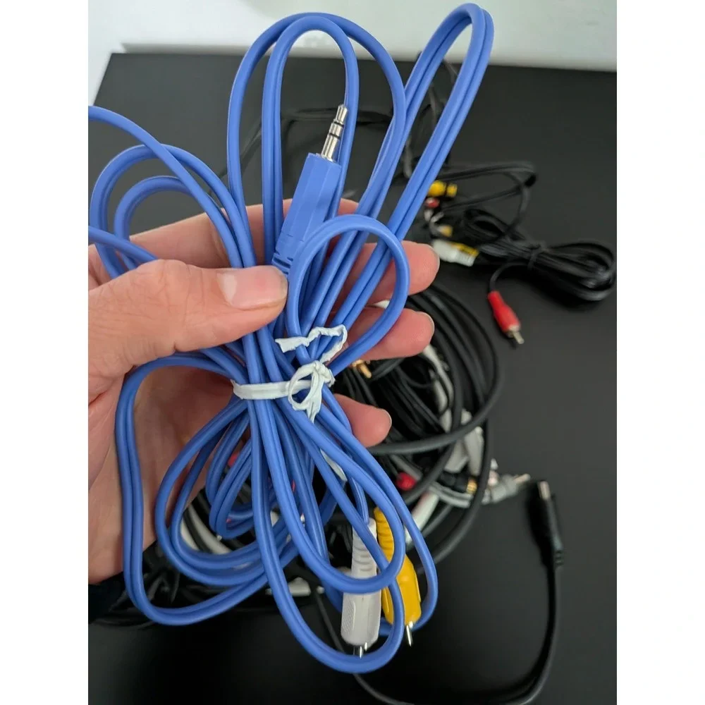 Miscellaneous Cable Lot Audio Video‎ AV Cables Etc 2.3lbs